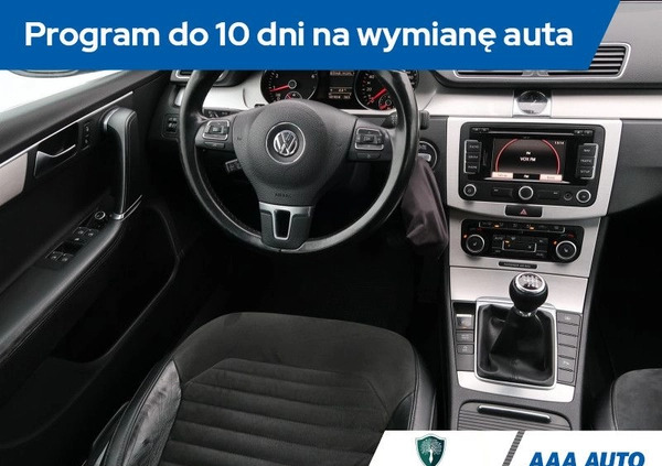 Volkswagen Passat cena 37000 przebieg: 181932, rok produkcji 2011 z Zawidów małe 326